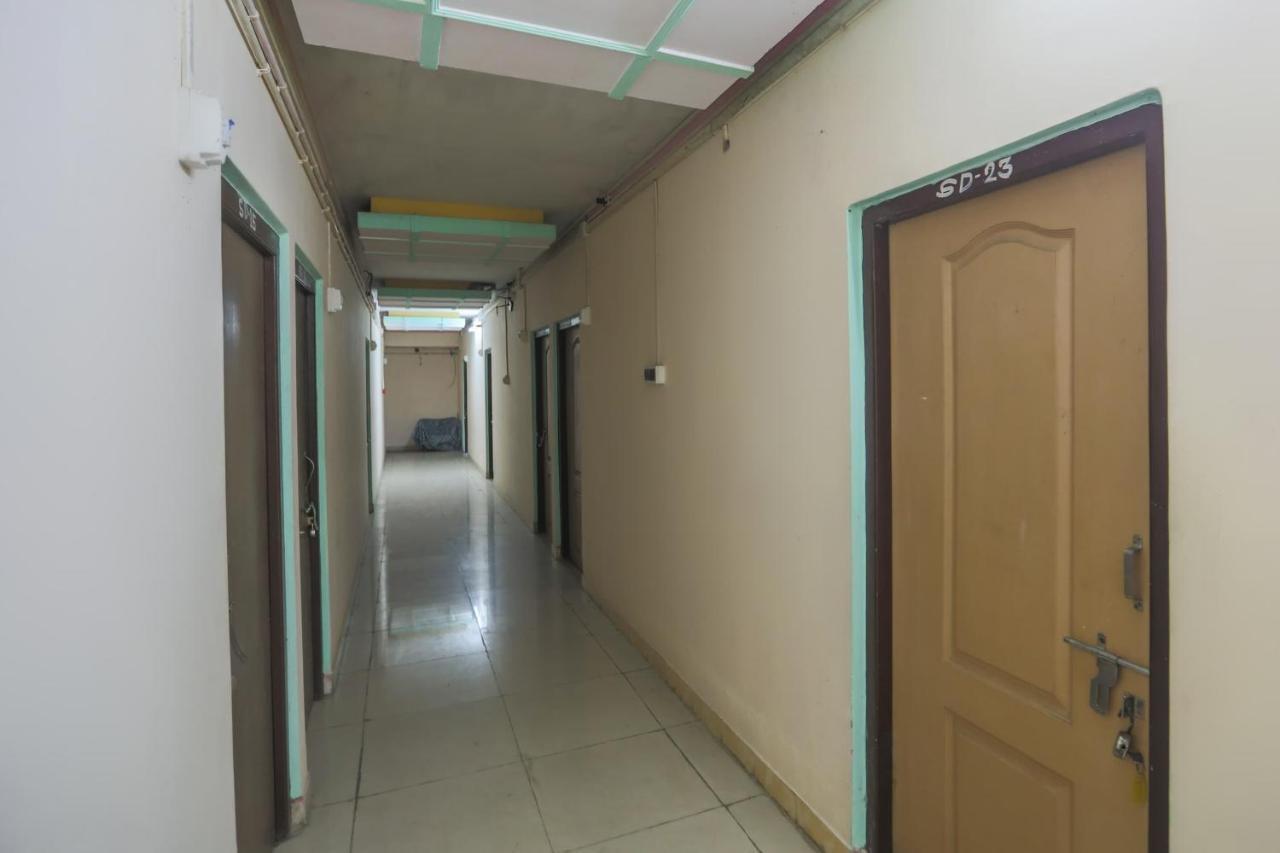 Spot On 10470 Hollywood Joka Hotel Bhasa Bagian luar foto